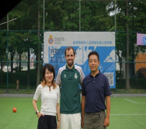 完美体育网址皇家西班牙人足球俱乐部通过其上海足球学院深化国际布局